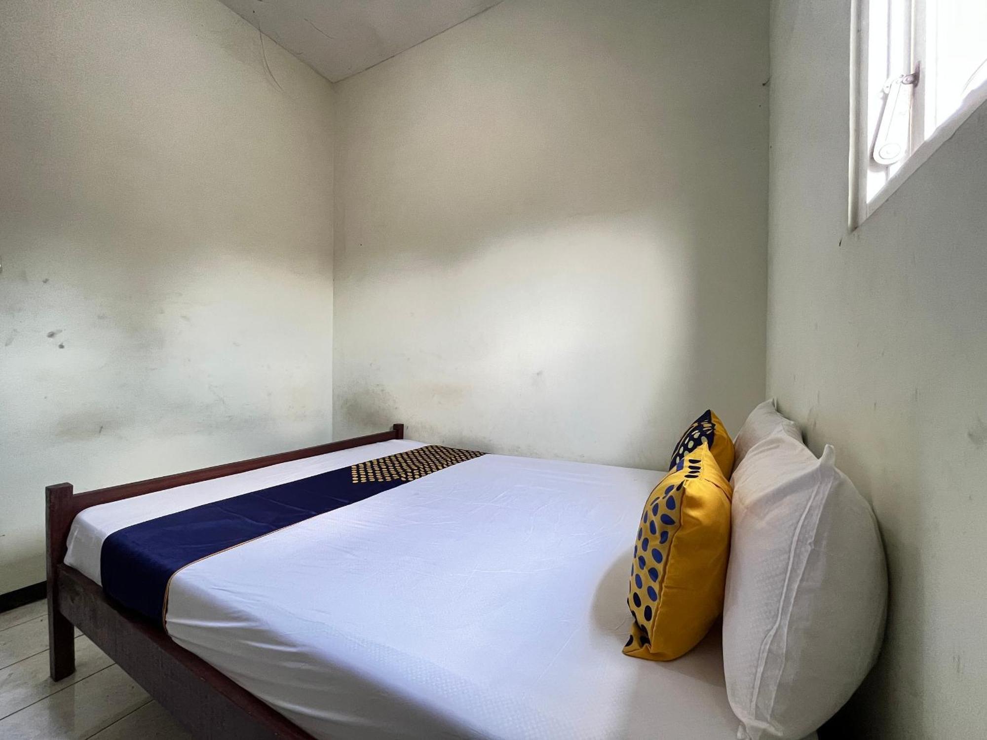 拉旺 Spot On 93423 Kost Berkah Near Kebun Teh Wonosari酒店 外观 照片