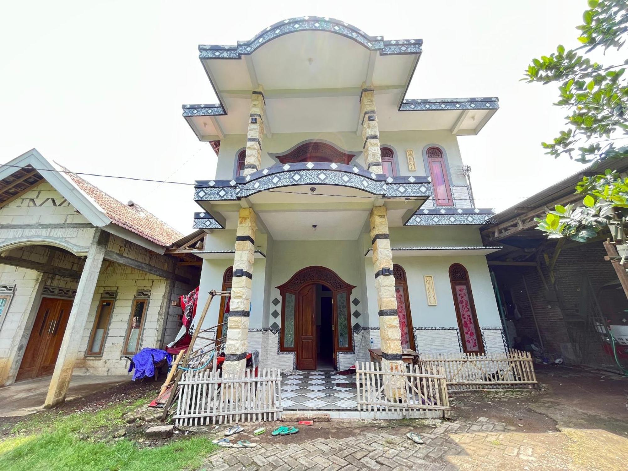 拉旺 Spot On 93423 Kost Berkah Near Kebun Teh Wonosari酒店 外观 照片